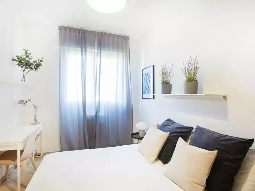 Immagine 5 di Camera in affitto  in Via Federico Engels a Milano