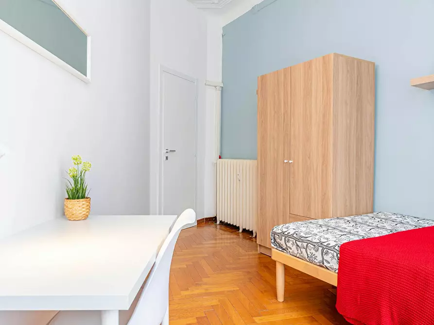 Immagine 6 di Camera in affitto  in Via Plinio a Milano