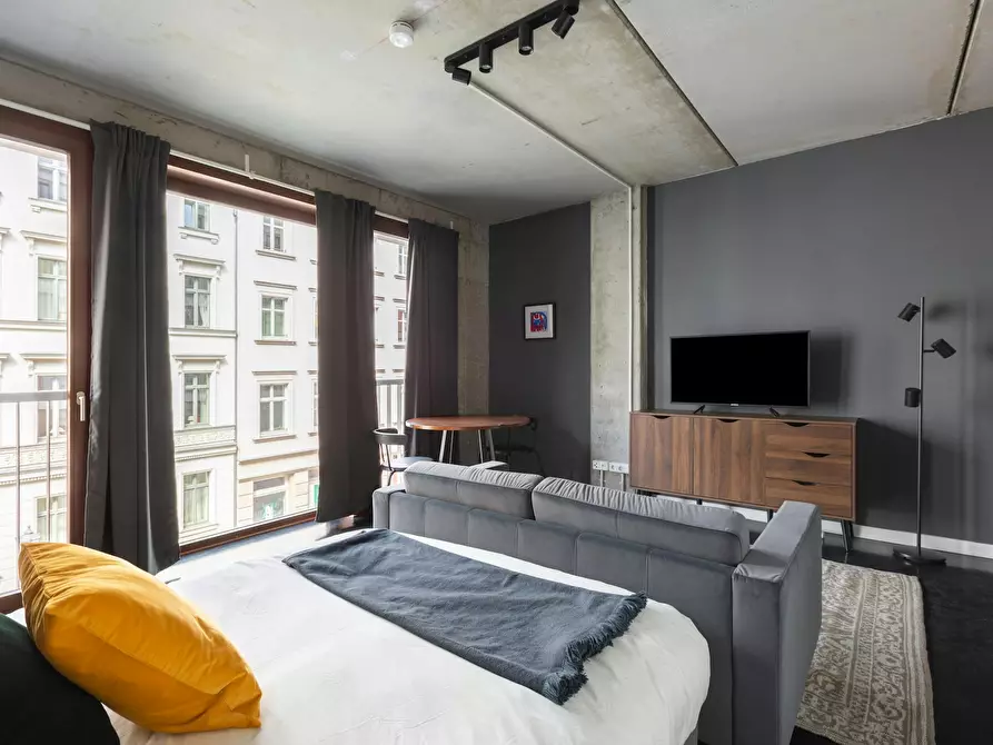 Immagine 2 di Appartamento in affitto  in Linienstraße a Berlin