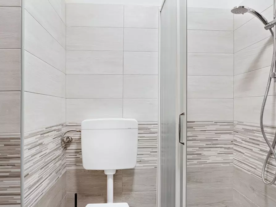 Immagine 10 di Camera in affitto  in Via Privata Deruta a Milano