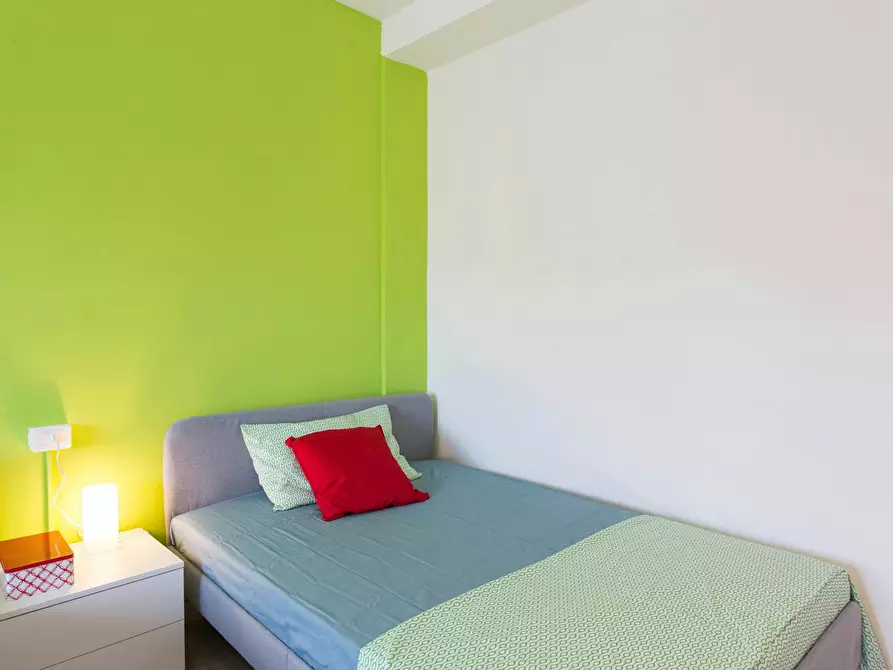 Immagine 1 di Camera condivisa in affitto  in Via Palmi a Milano