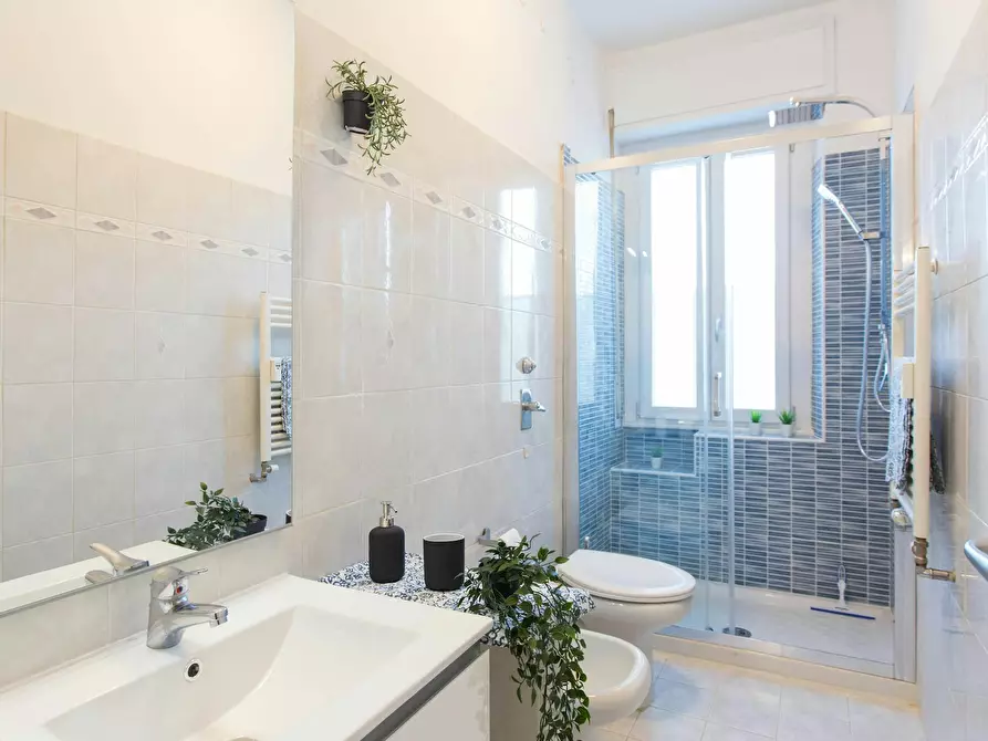 Immagine 4 di Camera condivisa in affitto  in Via Palmi a Milano