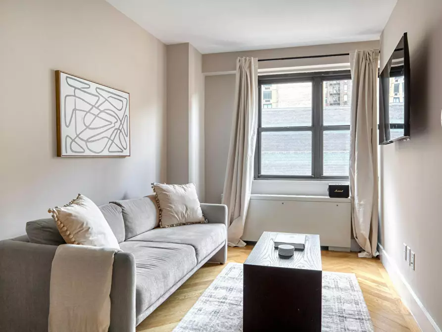 Immagine 1 di Appartamento in affitto  in East 88th Street a Torino