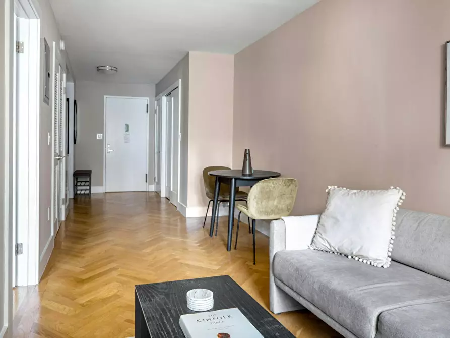 Immagine 3 di Appartamento in affitto  in East 88th Street a Torino