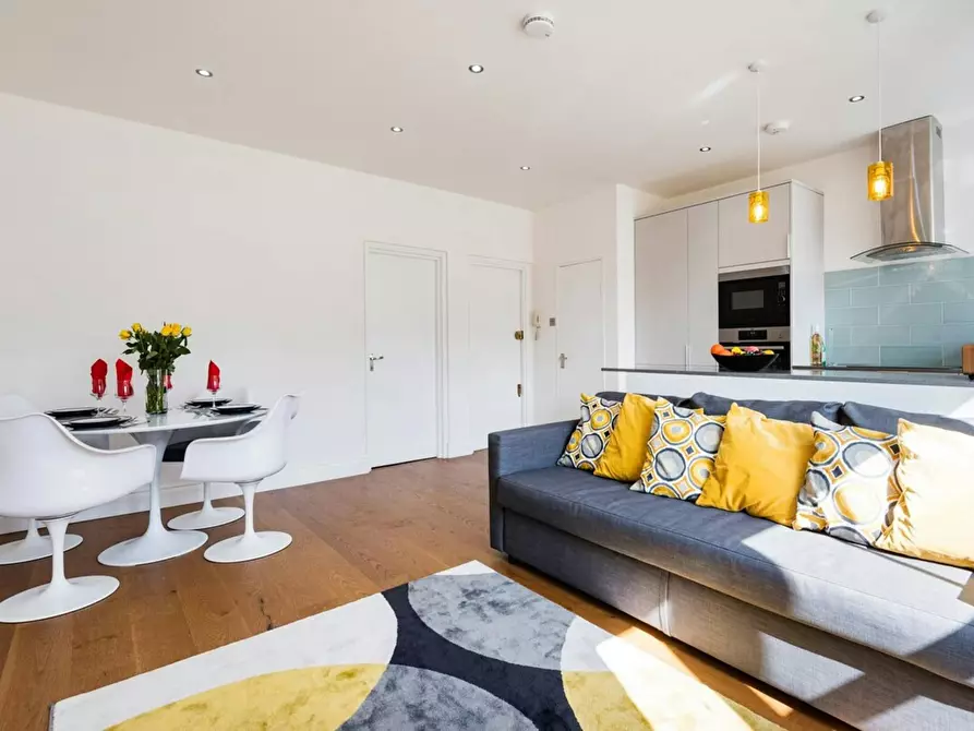 Immagine 7 di Appartamento in affitto  in Longridge Road a Kensington