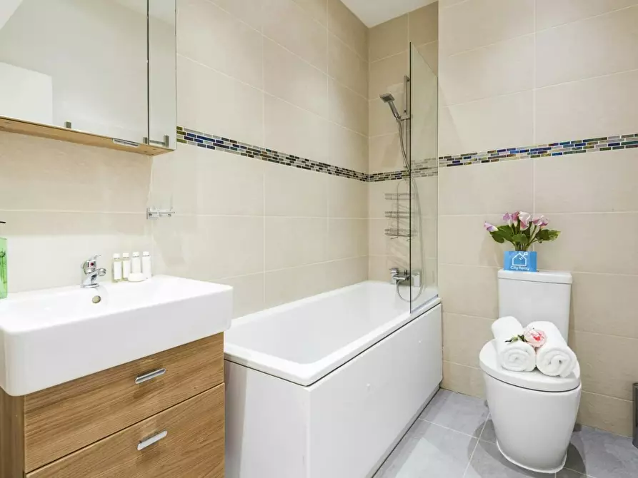 Immagine 5 di Appartamento in affitto  in Longridge Road a Kensington