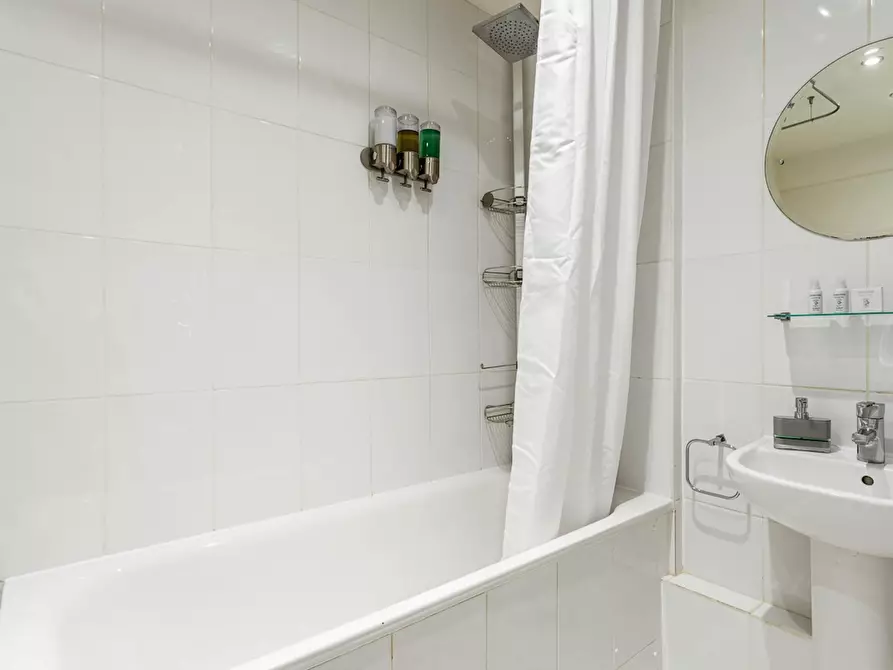 Immagine 4 di Appartamento in affitto  in Winchester Street a 