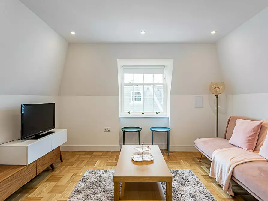 Immagine 1 di Appartamento in affitto  in Lisgar Terrace a Hammersmith