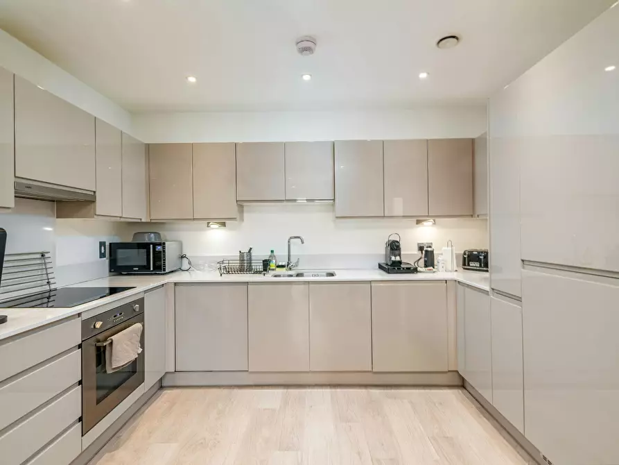 Immagine 2 di Appartamento in affitto  in Matthews Close a Brent