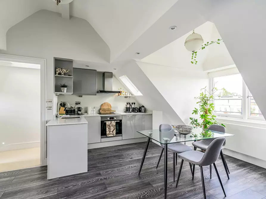 Immagine 2 di Appartamento in affitto  in Bakers Passage a Camden Town