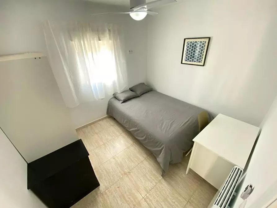 Immagine 1 di Camera in affitto  in Calle de Orio a Madrid