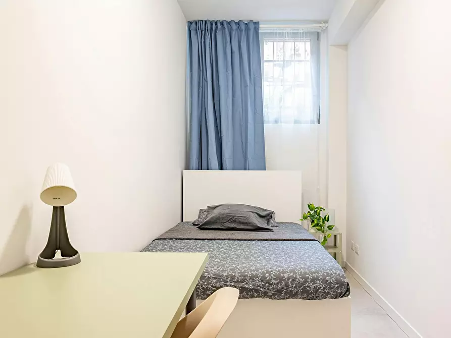 Immagine 2 di Camera in affitto  in Via Giuseppe Candiani a Milano