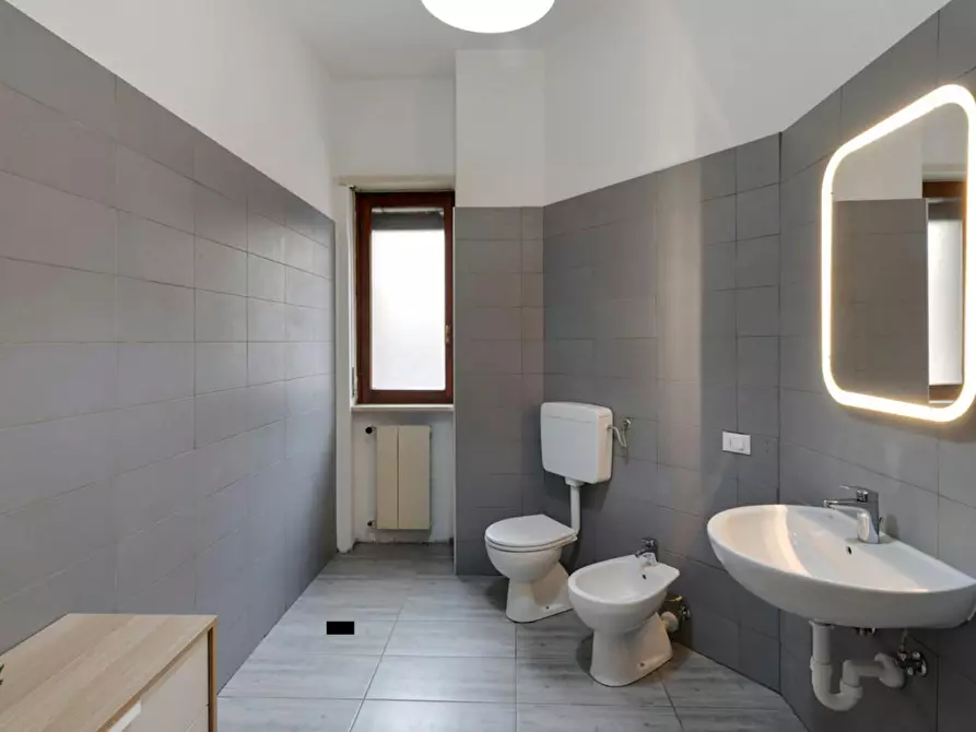 Immagine 9 di Camera in affitto  in Via Curtatone a Milano