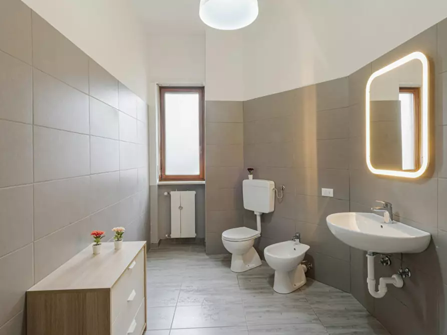 Immagine 10 di Camera in affitto  in Via Curtatone a Milano
