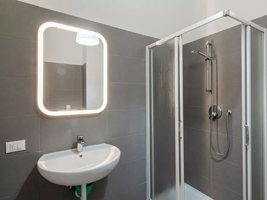 Immagine 7 di Camera in affitto  in Via Curtatone a Milano