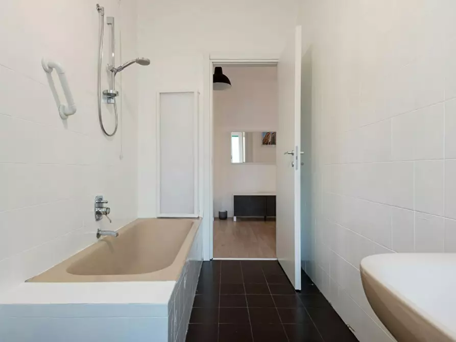 Immagine 6 di Camera in affitto  in Via Elba a Milano