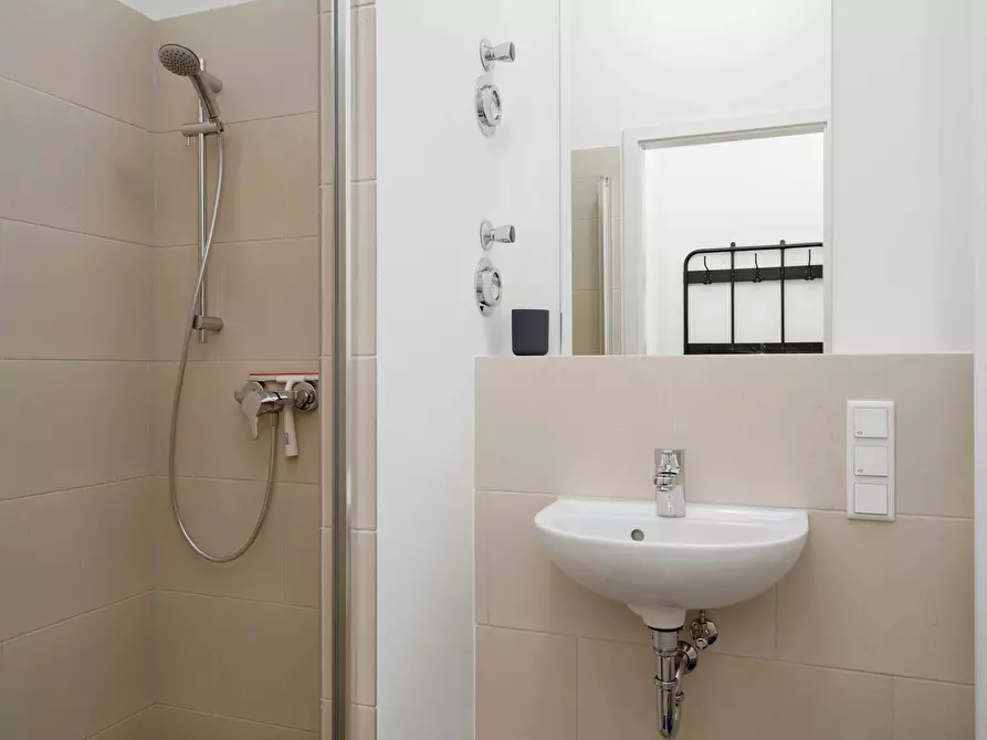 Immagine 5 di Camera in affitto  in Klara-Franke-Straße a Berlin