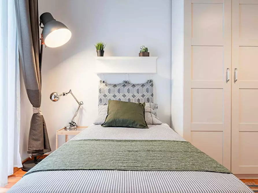 Immagine 7 di Camera condivisa in affitto  in Via Biella a Milano