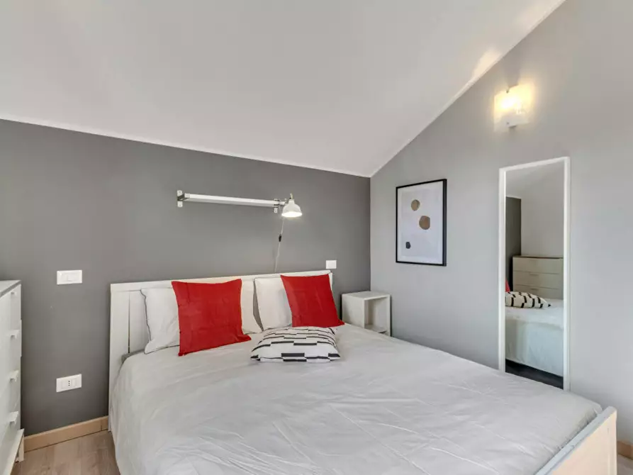 Immagine 3 di Camera in affitto  in Via Benedetto Marcello a Milano