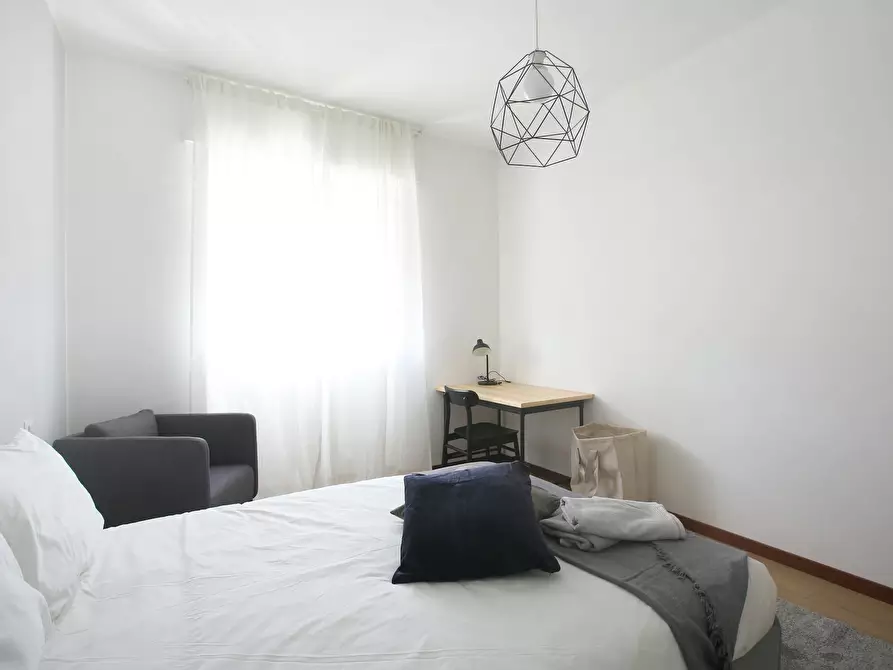 Immagine 2 di Camera in affitto  in Via Carlo Marx a Milano