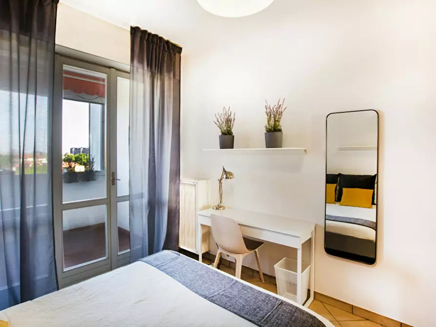 Immagine 2 di Camera in affitto  in Via Federico Engels a Milano