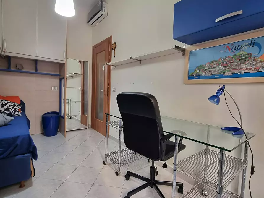 Immagine 2 di Camera in affitto  in Via Pompeo Magno a Napoli