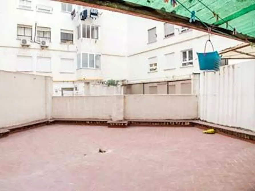 Immagine 6 di Camera in affitto  in Passatge Doctor Bartual Moret a Valencia