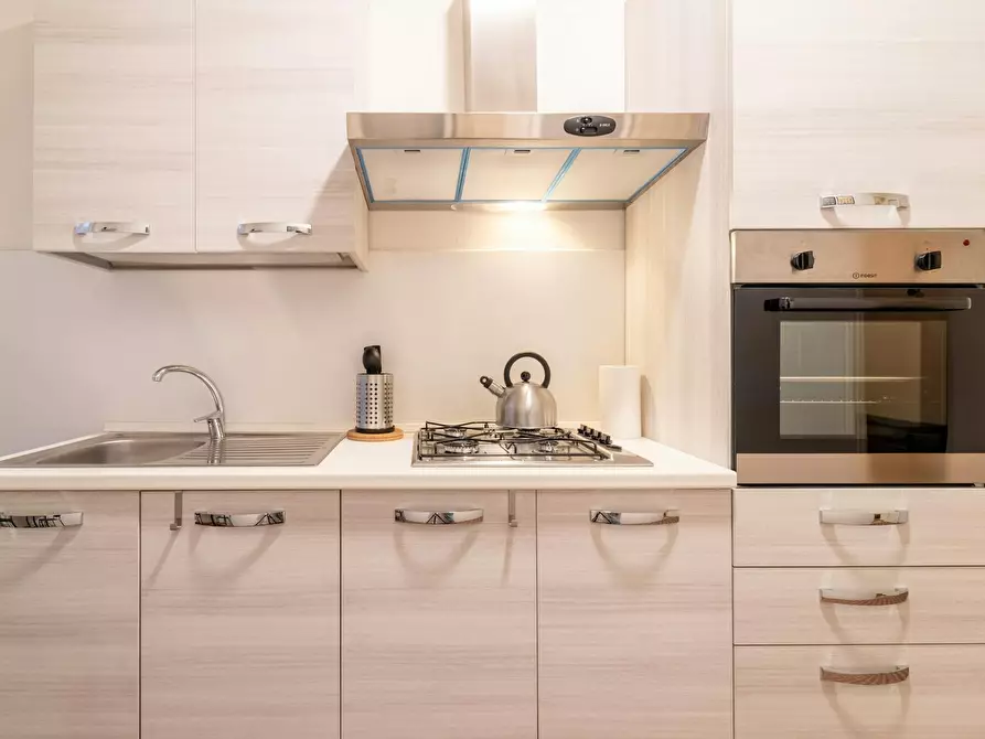 Immagine 10 di Appartamento in affitto  in Piazzale Anna Frank a Como