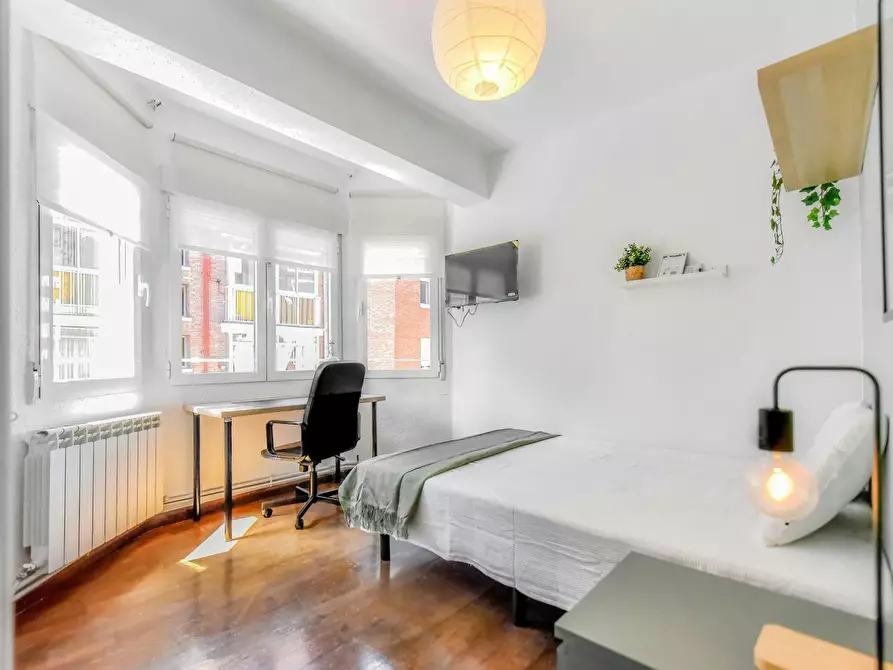 Immagine 1 di Camera in affitto  in Calle del Doctor Mercado a Valladolid