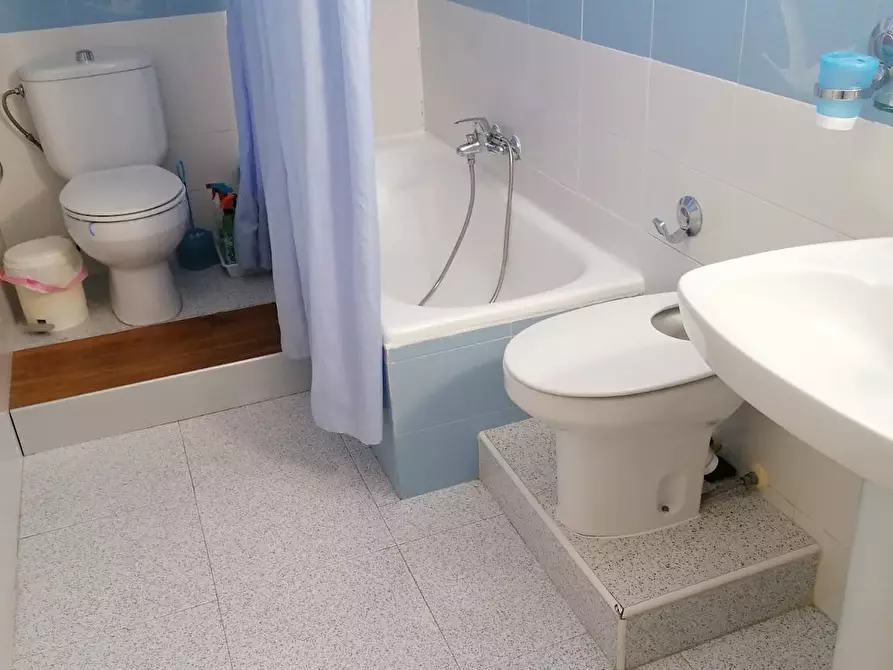 Immagine 10 di Camera condivisa in affitto  in Calle Manresa a Murcia