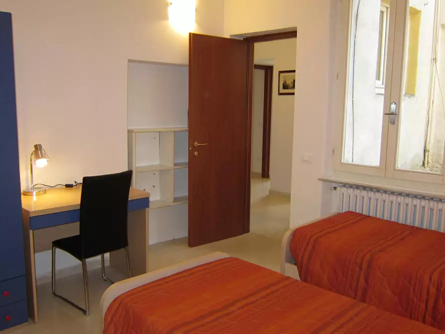 Immagine 8 di Camera in affitto  in Via Pignatello a Siena