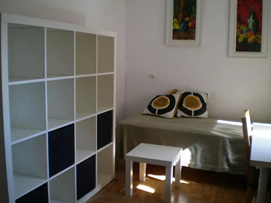 Immagine 1 di Camera in affitto  in Calle de Seseña a Madrid