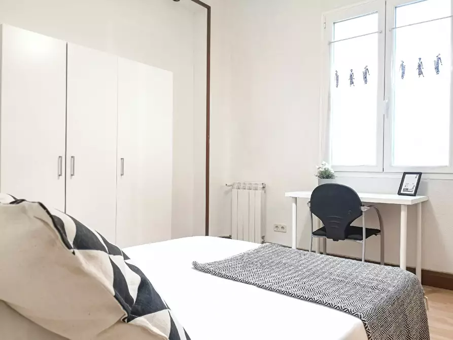 Immagine 2 di Camera in affitto  in Calle de José Ortega y Gasset a Madrid