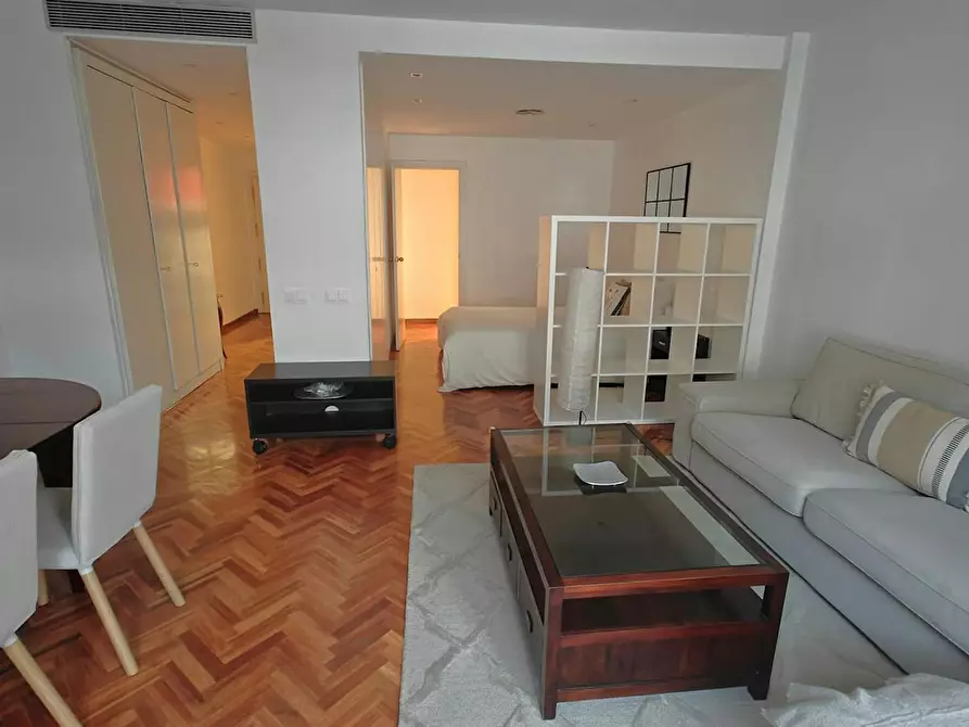 Immagine 6 di Appartamento in affitto  in Calle de Recoletos a Madrid