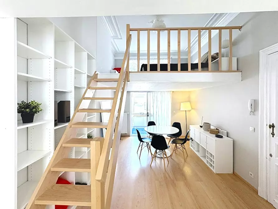 Immagine 10 di Appartamento in affitto  in Rue Lens a Ixelles