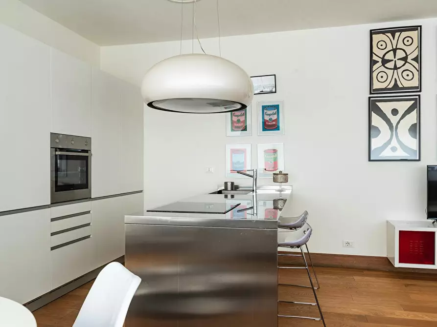 Immagine 10 di Appartamento in affitto  in Via Broletto a Milano