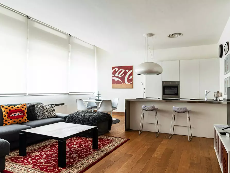 Immagine 1 di Appartamento in affitto  in Via Broletto a Milano