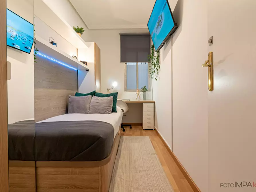 Immagine 2 di Camera in affitto  in Calle de las Huertas a Madrid