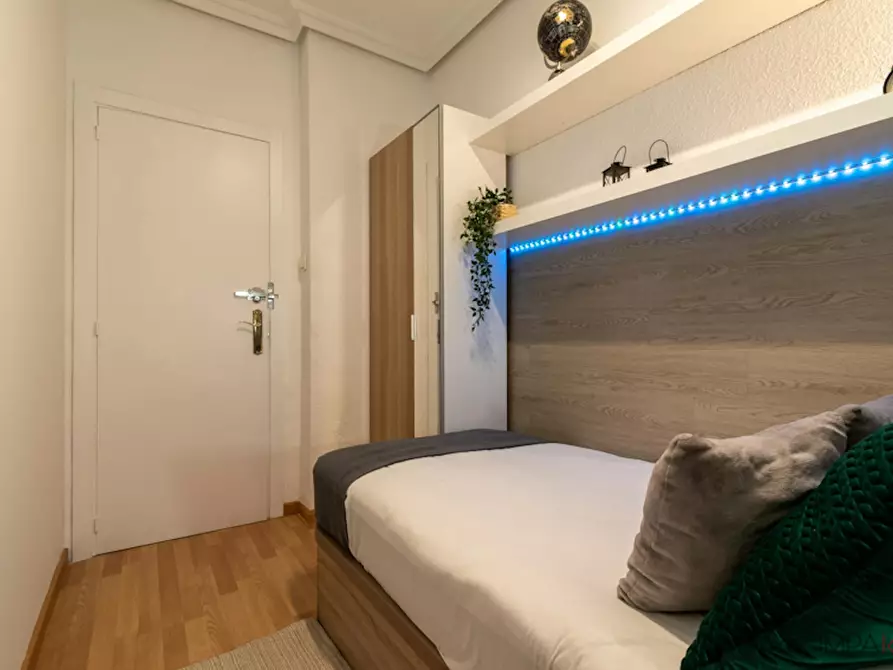 Immagine 5 di Camera in affitto  in Calle de las Huertas a Madrid