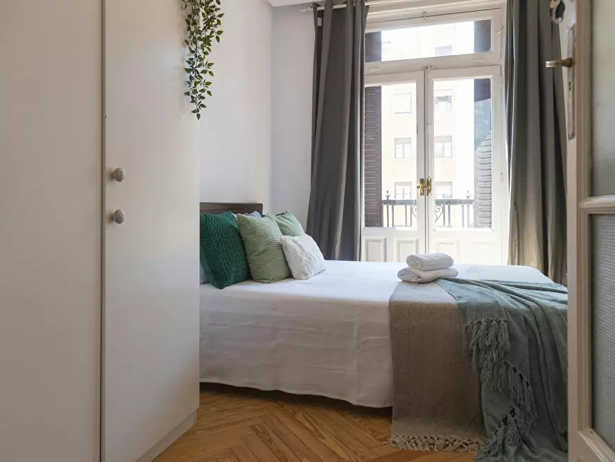 Immagine 1 di Camera in affitto  in Calle de Narváez a Madrid