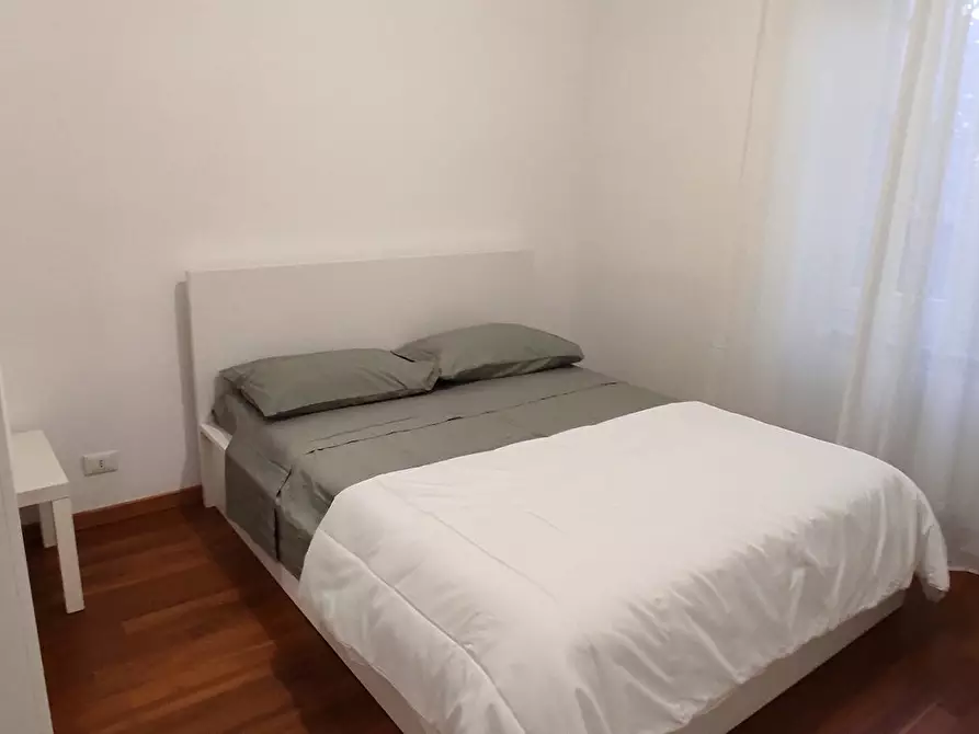 Immagine 9 di Appartamento in affitto  in Via Alghero a Roma