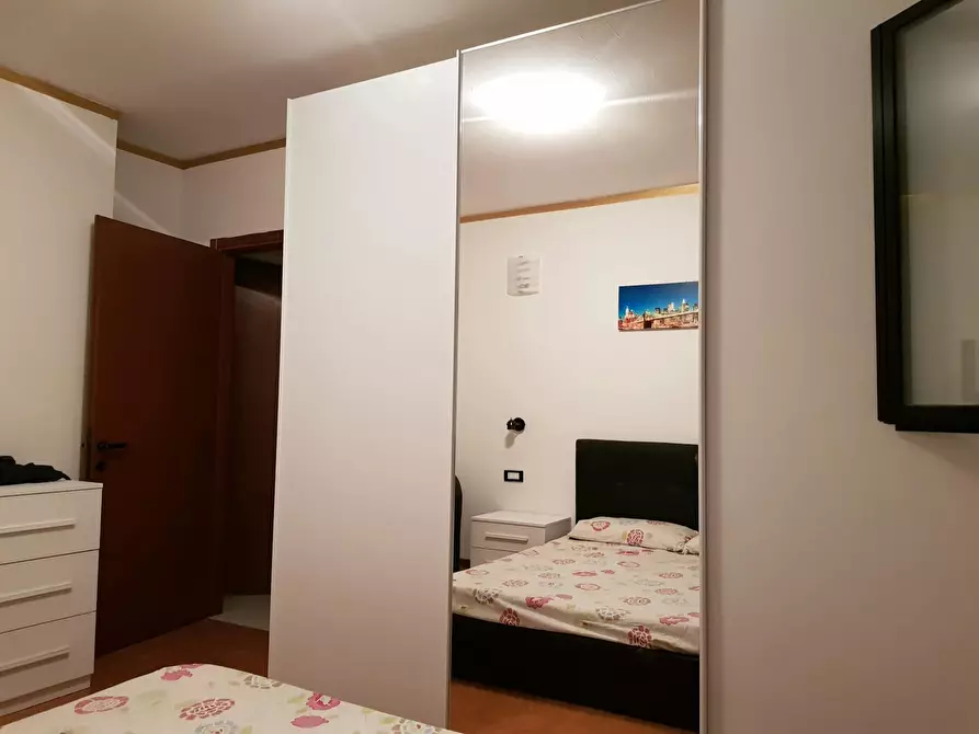 Immagine 10 di Camera in affitto  in Via Benozzo Gozzoli a Milano