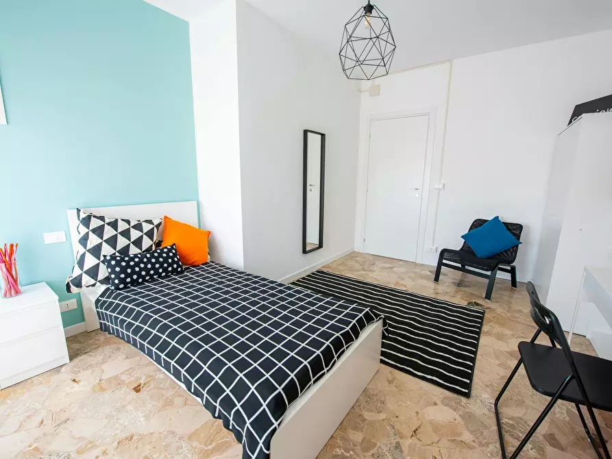 Immagine 2 di Camera in affitto  in Viale Volontari della Libertà a Udine