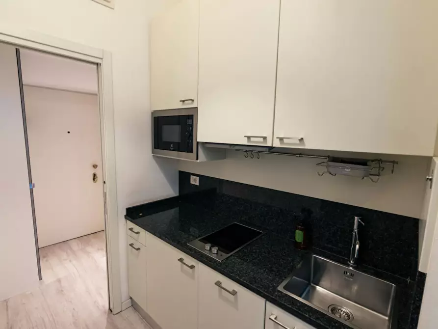Immagine 6 di Appartamento in affitto  in Via Pontaccio a Milano
