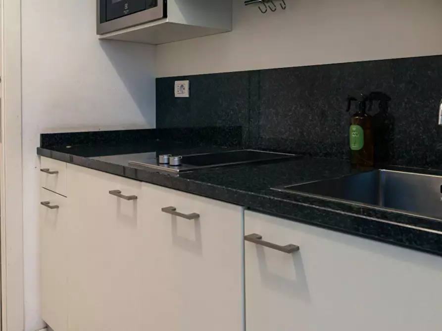 Immagine 4 di Appartamento in affitto  in Via Pontaccio a Milano