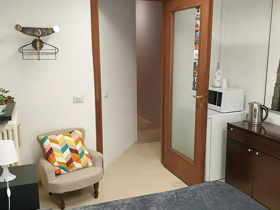 Immagine 10 di Appartamento in affitto  in Via dei Piatti a Milano
