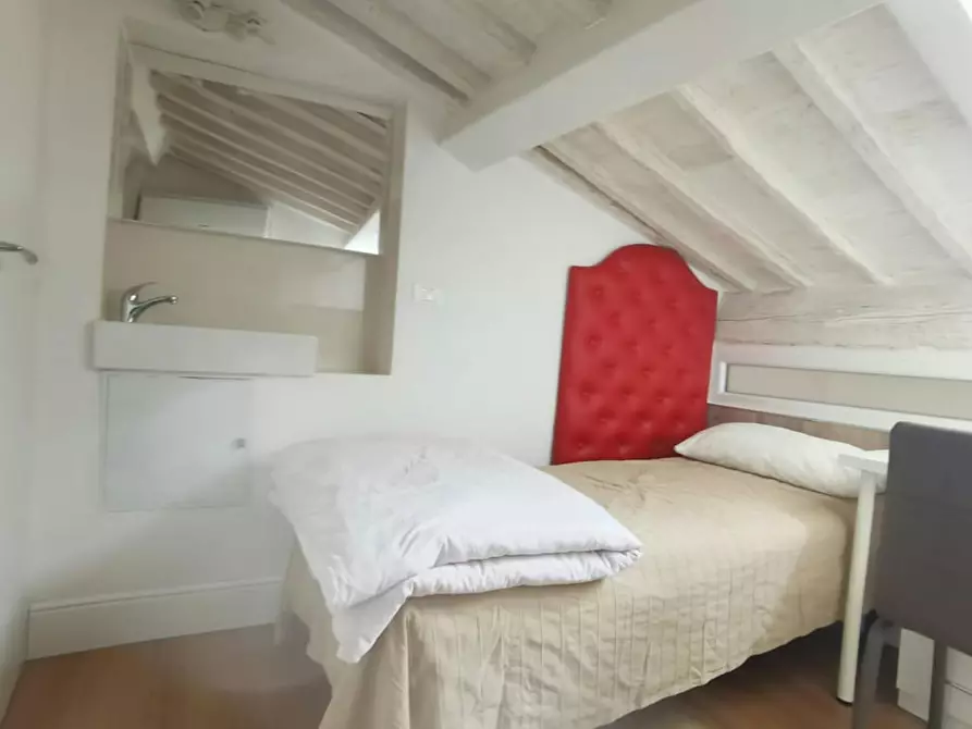 Immagine 9 di Camera in affitto  in Via dei Serragli a Firenze