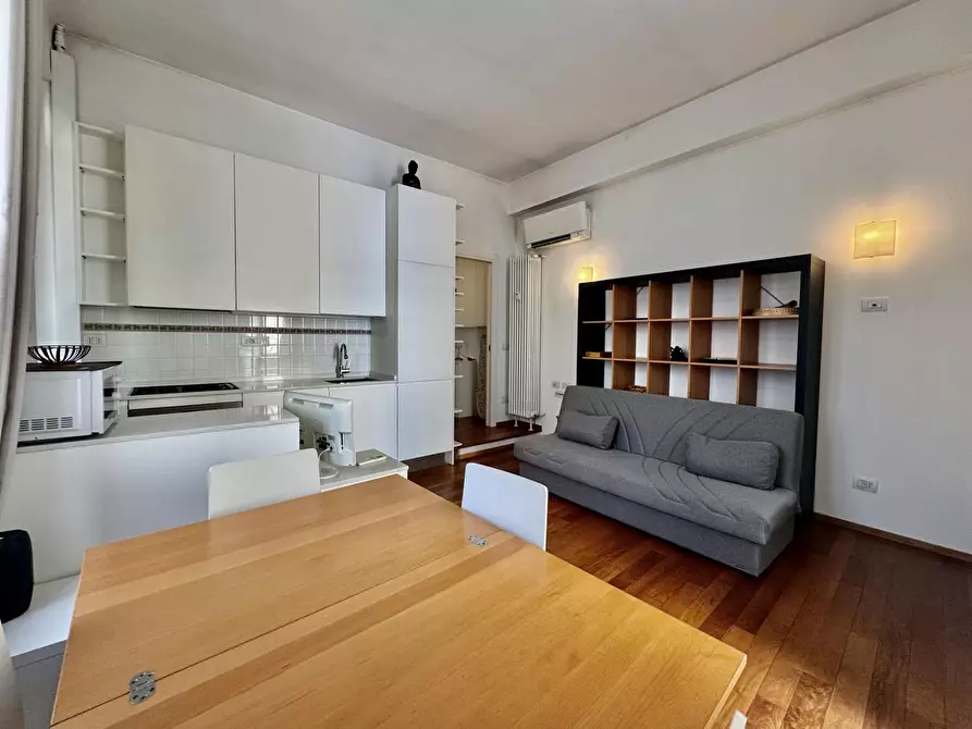 Immagine 3 di Appartamento in affitto  in Via Giambellino a Milano