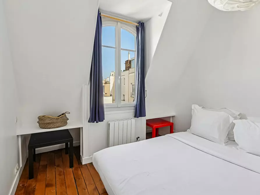 Immagine 6 di Appartamento in affitto  in Rue Vaneau a Paris 07