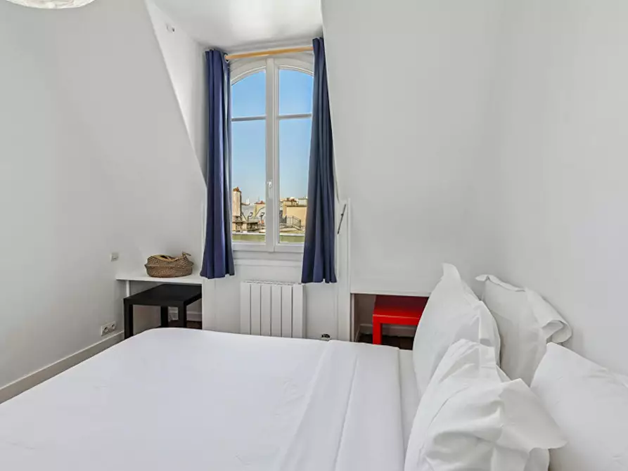 Immagine 5 di Appartamento in affitto  in Rue Vaneau a Paris 07